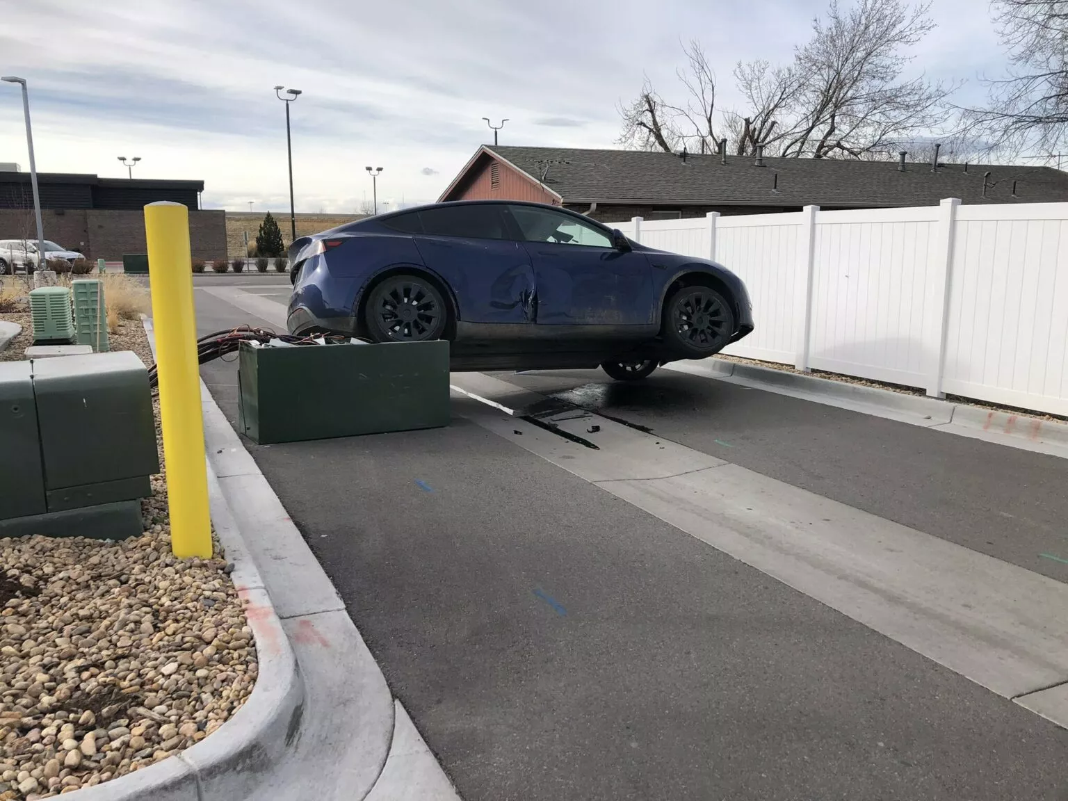 Tesla Model Y shuts down in Colorado town due to alleged ‘Auto Drive Failure’