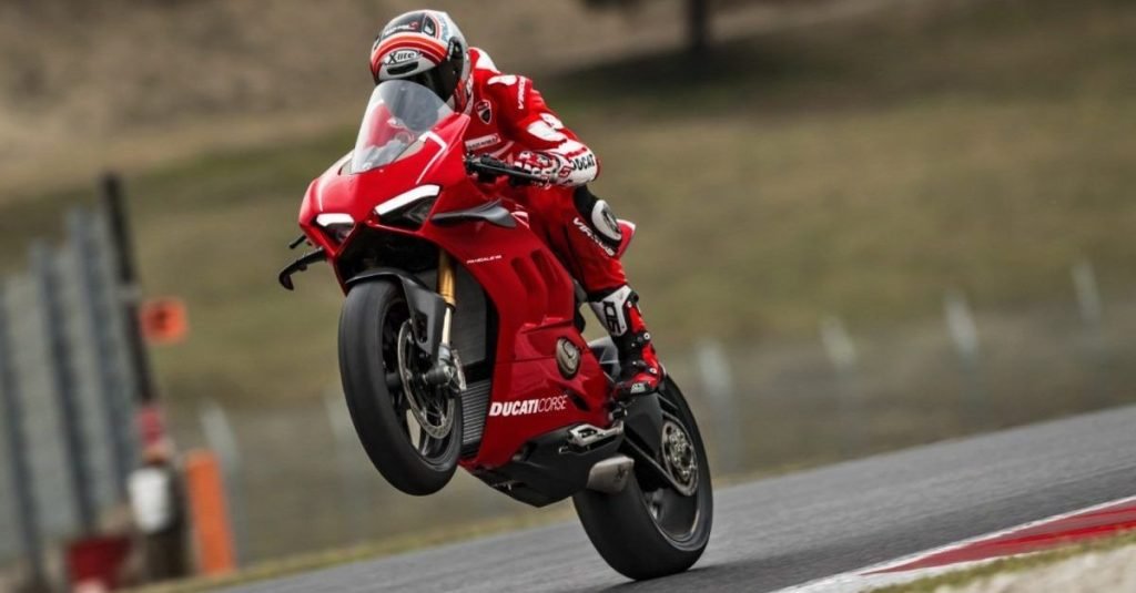 541b1bbf1-panigale-v4r-wheelie.jpg